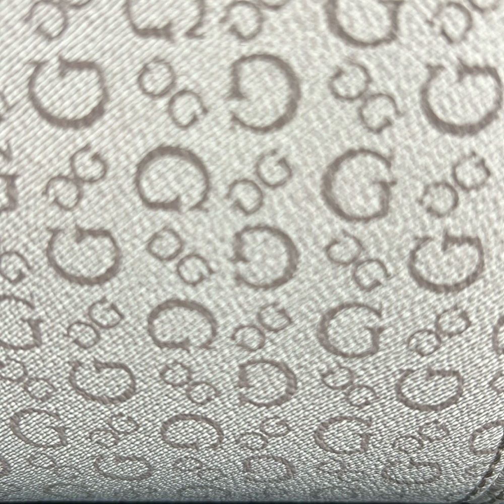 Guess | Classic Bag w/Iconic Logo Bag Charm, Matching Wallet & Dust Bag - Picture 6 of 16